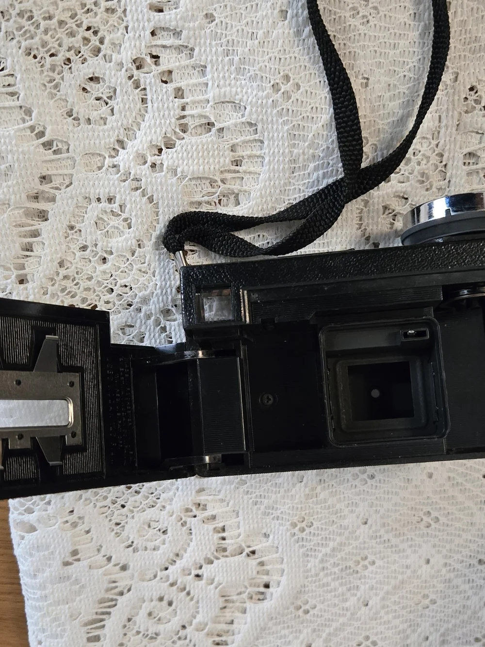 Kodak Instamatic X-25 Camera with Brown Carry Case